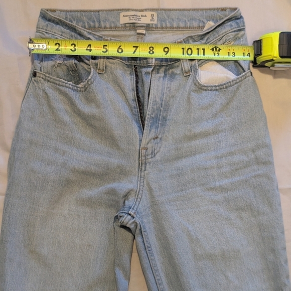 Abercrombie distressed 90's high rise jeans - Picture 2 of 4